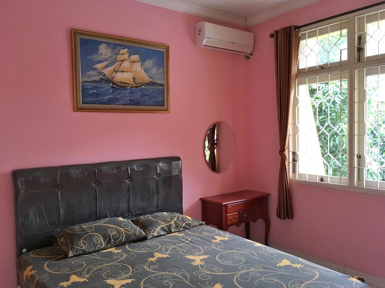 Cendana Mulia Hostel Богор Екстер'єр фото